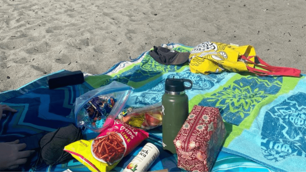 Snacks and Hydration Essentials to Keep Energy High on Your Family Beach Vacation